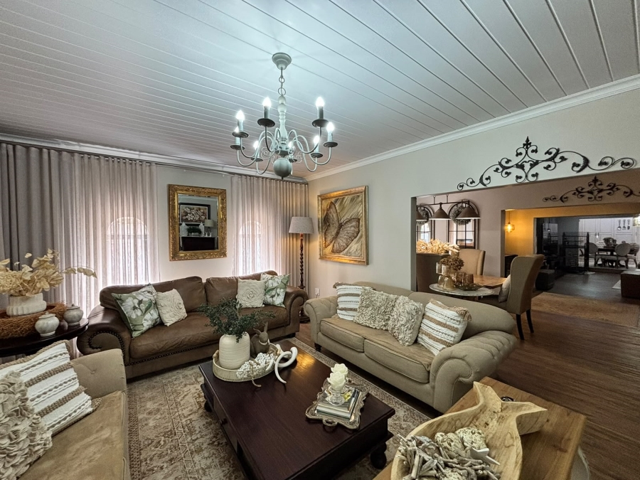 4 Bedroom Property for Sale in Grimbeeck Park North West